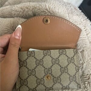 Hi, I am selling my refurbished Gucci wallet!